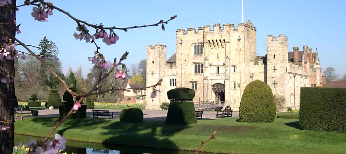 Hever Castle Exterior.jpg